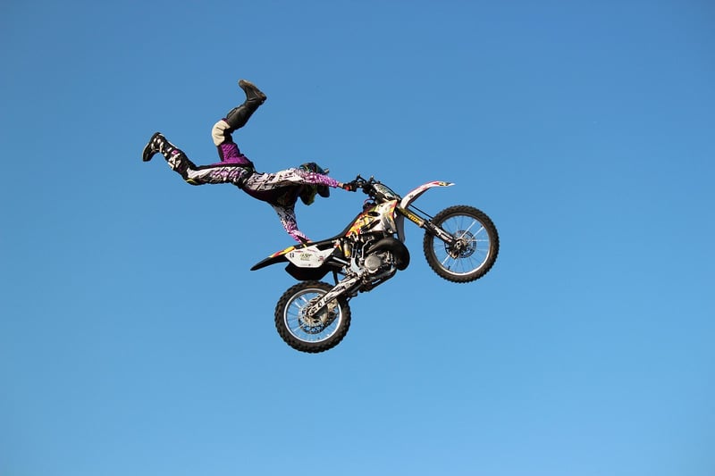 Bungee Jumping Image